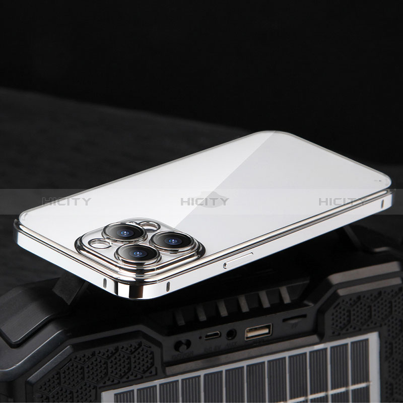 Apple iPhone 13 Pro用ケース 高級感 手触り良い メタル兼プラスチック バンパー LF5 アップル 