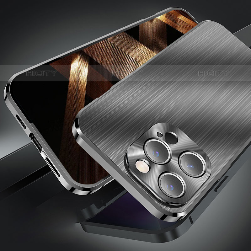 Apple iPhone 15 Pro用ケース 高級感 手触り良い アルミメタル 製の金属製 カバー M06 アップル 